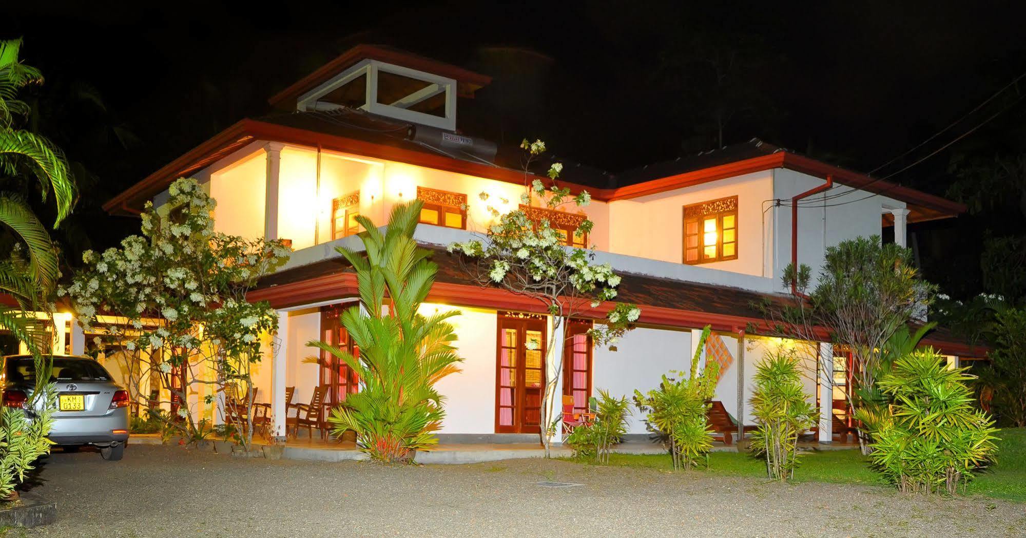 Sakura Villa Bentota Exterior photo